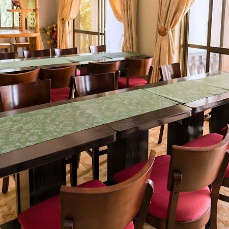 Fort Fun City Hotel Fort Portal ภายนอก รูปภาพ
