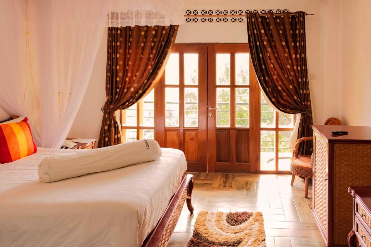 Fort Fun City Hotel Fort Portal ภายนอก รูปภาพ