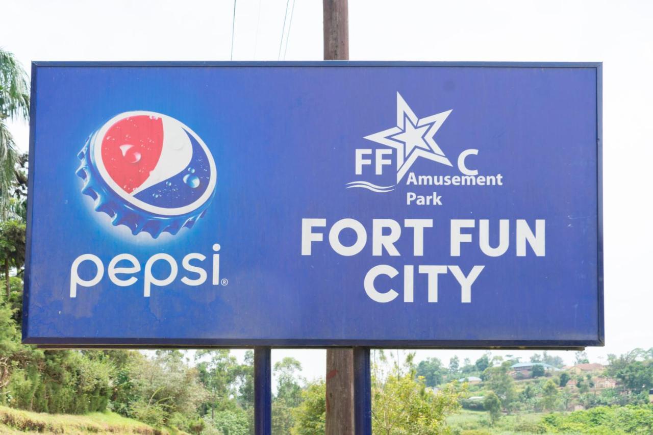 Fort Fun City Hotel Fort Portal ภายนอก รูปภาพ